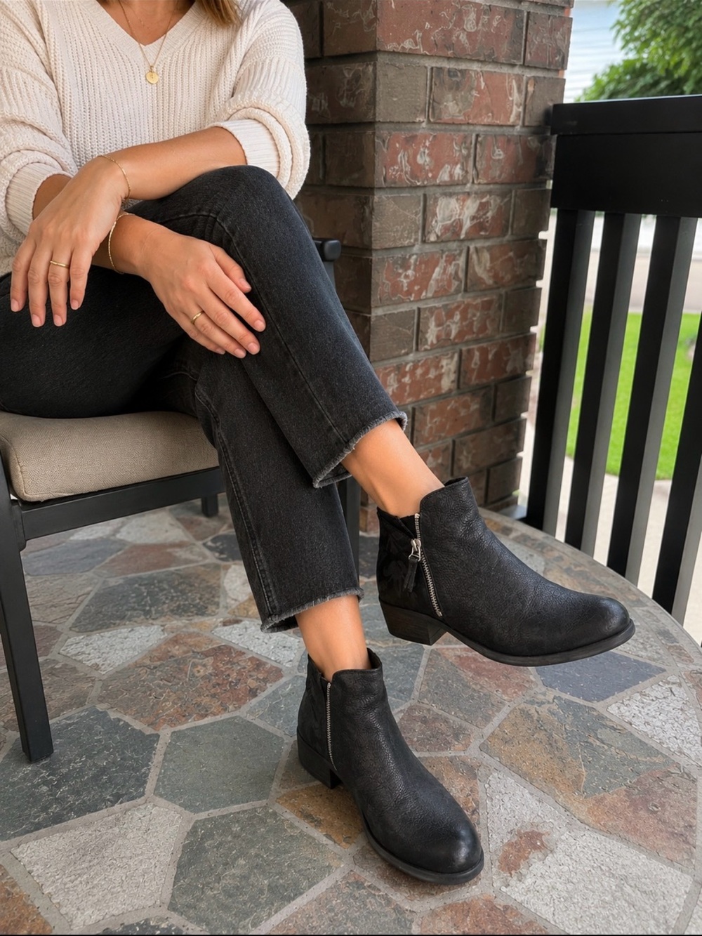 Mix Mooz Black Leather Ankle Boots with Side Zip size 41